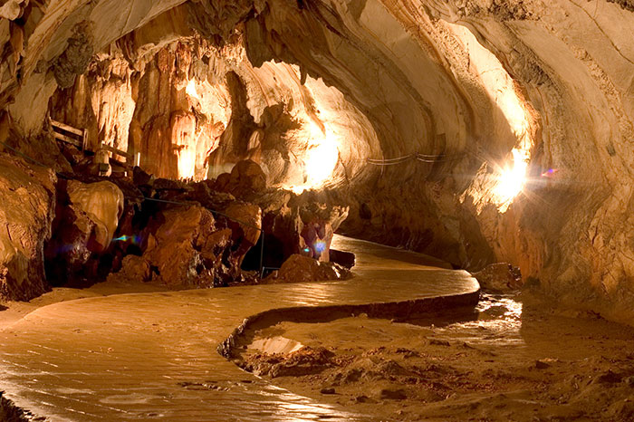 Grotte de Tham Chang